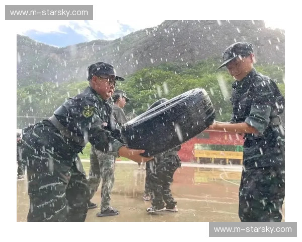 燃爆夏天的力量:综合格斗夏令营,让孩子在汗水中成长 燃爆夏天的力量:综合格斗夏令营,让孩子在汗水中成长