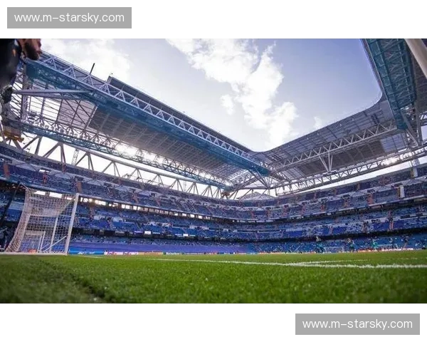 欧超杯烽火再燃：皇马与塞维利亚的荣耀对决，伯纳乌星光璀璨